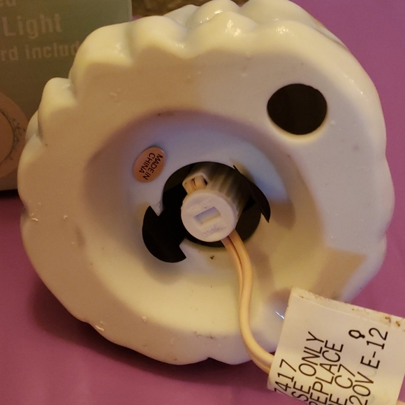 Blue Porcelain Nightlight - Picture 5 of 11